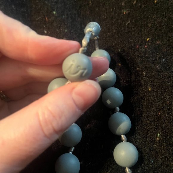 Itzy Ritzy Chewable Silicone Teething Necklace for Moms - Picture 6 of 6